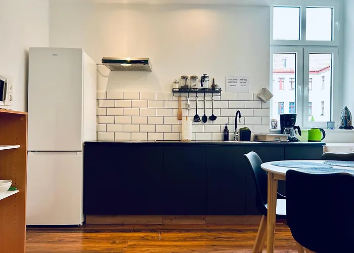 Stacja Jezyce #1 بيت شباب *